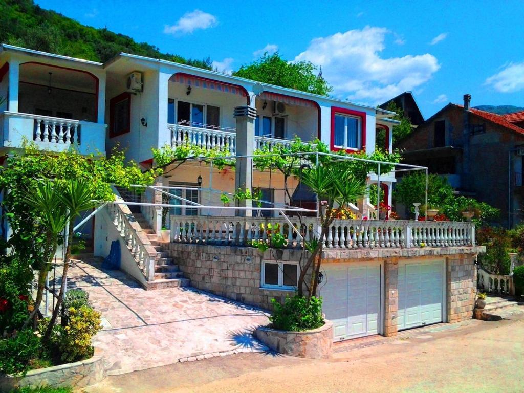 Villa Lastva Apartments Τίβατ Εξωτερικό φωτογραφία